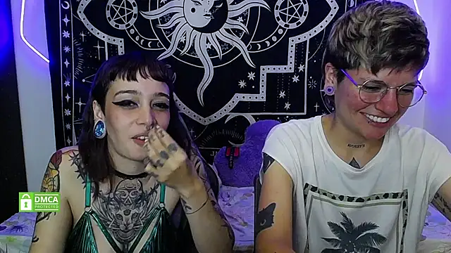 lovelockedlips online show from March 19, 2:48 am