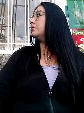 melisamoon  online show from March 17, 9:45 pm