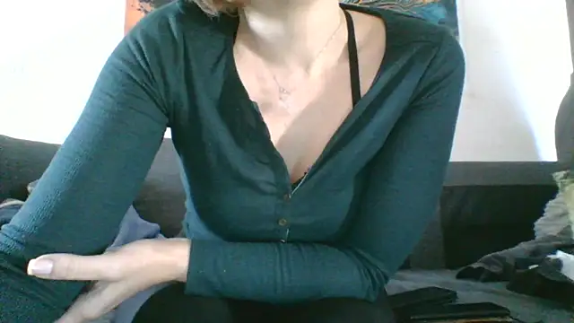 Snapshot of Ladyhot25 chatting on March 17, 10:27 am Ladyhot25 online show from March 17, 10:27 am