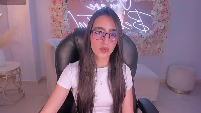 LarisaSmirnov online show from November 27, 5:20 am