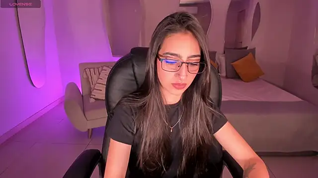 LarisaSmirnov online show from December 1, 12:04 am