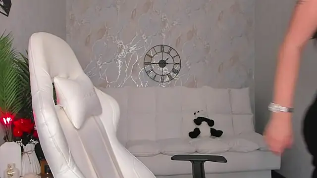 babyisperfect online show from October 21, 3:29 am