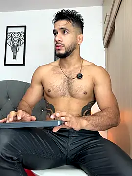 Maximiliano ford online show from November 15, 10:45 am