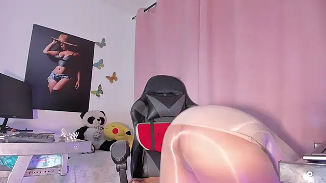 Snapshot of ally_sun__ chatting on March 19, 12:12 pm ally sun online show from March 19, 12:12 pm