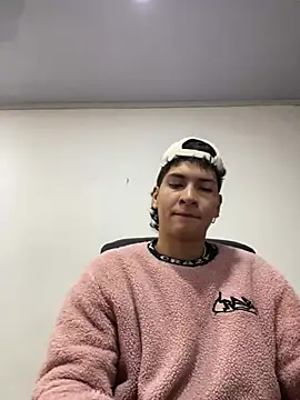 Snapshot of Jhojan_twink chatting on March 14, 1:57 pm Jhojan twink online show from March 14, 1:57 pm