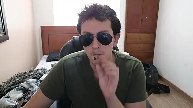 Snapshot of hardaftercum chatting on March 15, 5:48 pm hardaftercum online show from March 15, 5:48 pm