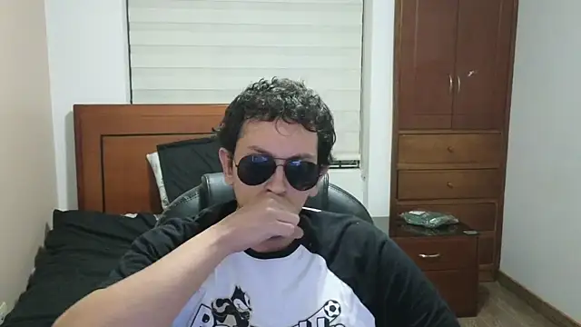 Snapshot of hardaftercum chatting on March 18, 10:25 am hardaftercum online show from March 18, 10:25 am