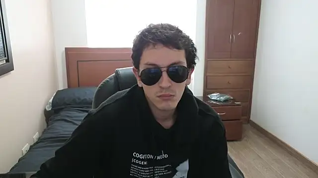 Snapshot of hardaftercum chatting on March 19, 6:44 pm hardaftercum online show from March 19, 6:44 pm