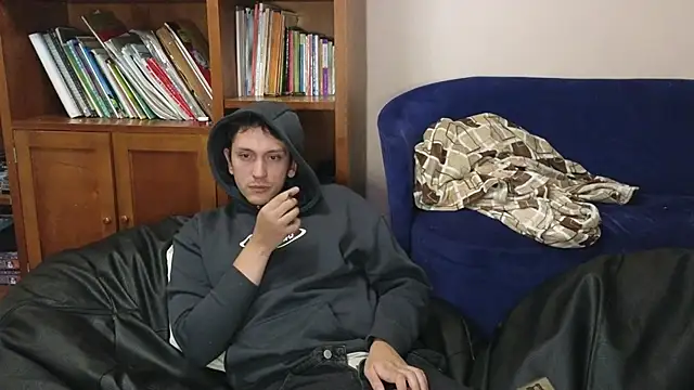 Snapshot of hardaftercum chatting on October 9, 2:20 am hardaftercum online show from October 9, 2:20 am