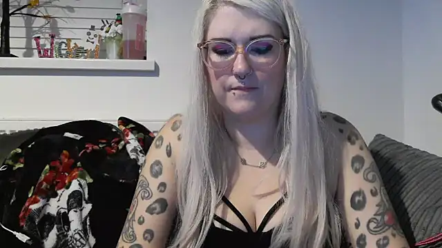 Sizzling Indie36 online show from October 18, 10:10 pm