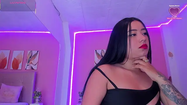 Snapshot of Molly_h0t chatting on January 19, 12:31 pm Molly h0t online show from January 19, 12:31 pm