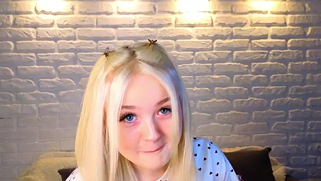 minigirl online show from March 23, 4:05 am