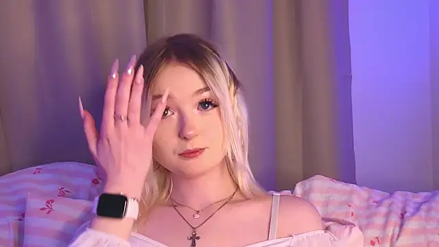 minigirl online show from February 12, 4:24 pm