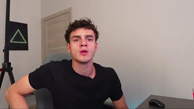 Snapshot of Brad_Holloway chatting on October 4, 1:09 pm Brad Holloway online show from October 4, 1:09 pm