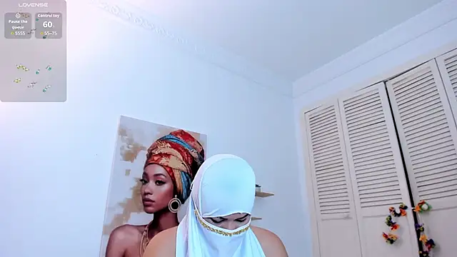 Layla arabelle online show from November 8, 7:45 pm