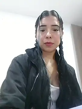 Emilybutterfly1 online show from September 25, 12:25 am