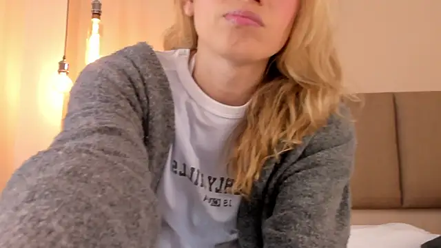 honeygray02 online show from December 4, 3:27 am