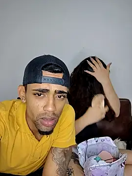 Snapshot of LilithAndKai chatting on November 23, 1:05 am LilithAndKai online show from November 23, 1:05 am