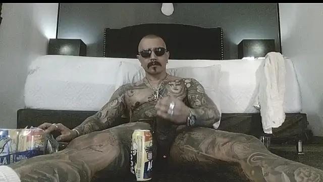 danilog515 online show from November 18, 7:13 am