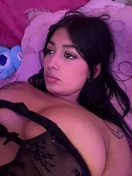 KatianPierce online show from May 15, 11:45 pm