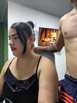 pareja curiosa19 online show from May 16, 10:08 pm
