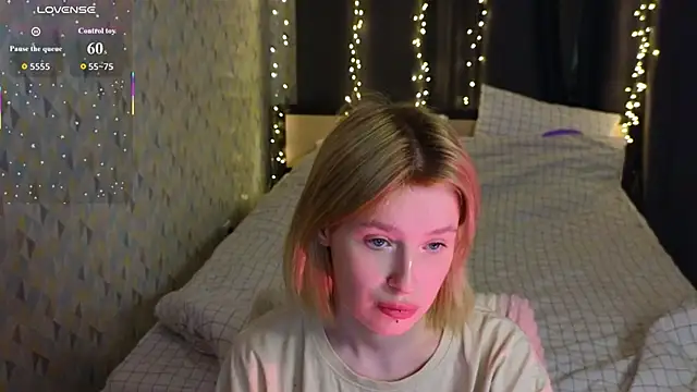 Snapshot of Tara_Lawson chatting on April 29, 4:55 pm Tara Lawson online show from April 29, 4:55 pm