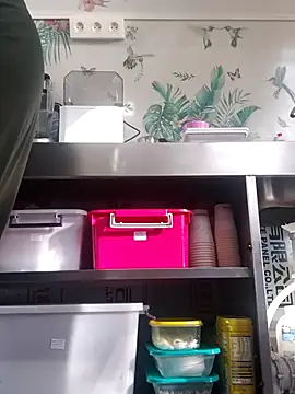 emiliemilf online show from October 18, 5:03 pm