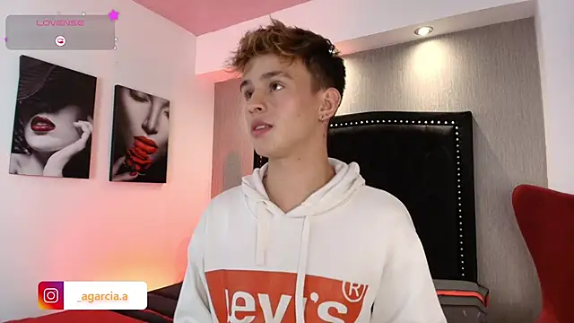 LiamWildx20 online show from February 17, 4:42 am