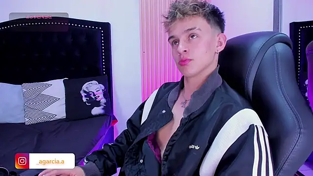 LiamWildx20 online show from May 6, 5:57 am