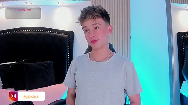 LiamWildx20 online show from May 7, 5:02 am