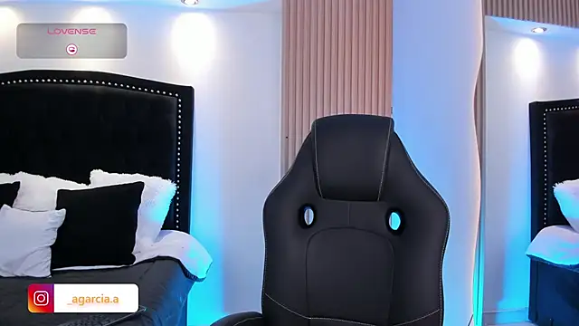 LiamWildx20 online show from May 18, 4:51 am