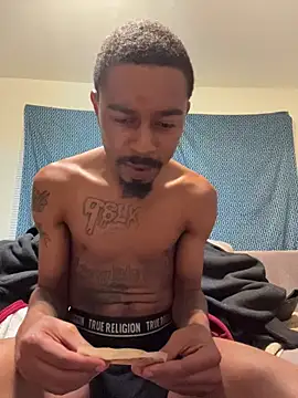 Snapshot of 9blk chatting on November 23, 8:47 am 9blk online show from November 23, 8:47 am