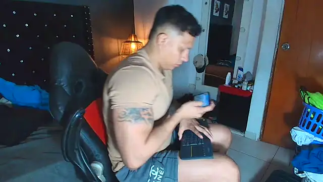 ethan dalton  online show from December 22, 3:14 am