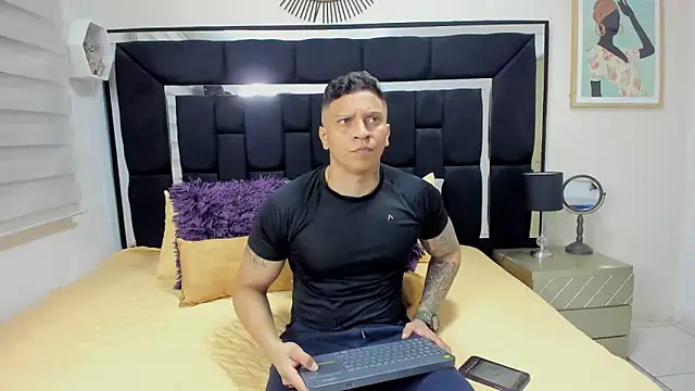 ethan dalton  online show from May 8, 3:34 am