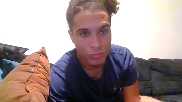 Snapshot of shurthingx chatting on May 10, 7:35 am shurthingx online show from May 10, 7:35 am