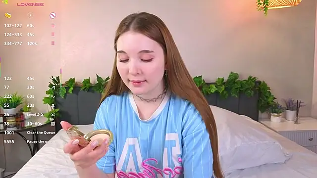 Snapshot of ConstanceHelms chatting on November 7, 5:07 am ConstanceHelms online show from November 7, 5:07 am