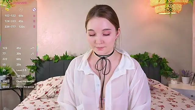 Snapshot of ConstanceHelms chatting on December 15, 5:34 am ConstanceHelms online show from December 15, 5:34 am