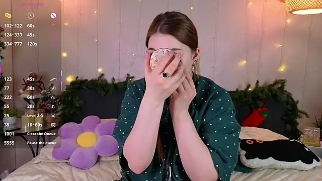 Snapshot of ConstanceHelms chatting on January 6, 5:11 am ConstanceHelms online show from January 6, 5:11 am