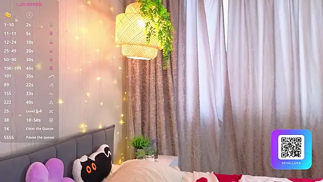 ConstanceHelms online show from March 27, 5:02 am