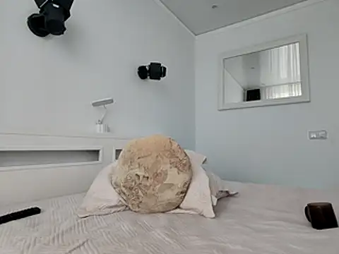 Snapshot of ANA_STA_S_ chatting on December 3, 9:51 am ANA STA S online show from December 3, 9:51 am