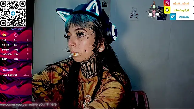 Snapshot of d3m0ny0_0 chatting on March 24, 7:02 am d3m0ny0 0 online show from March 24, 7:02 am