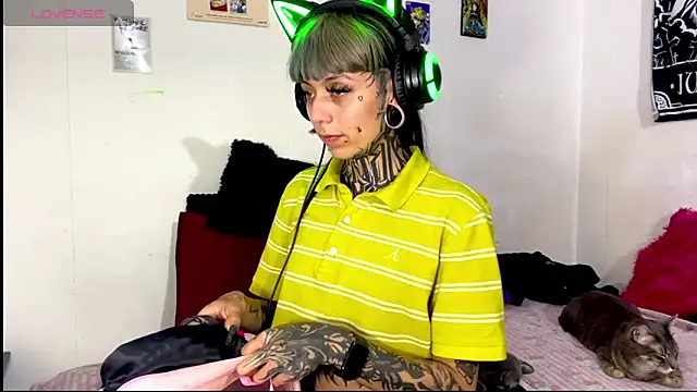 Snapshot of d3m0ny0_0 chatting on March 28, 6:46 am d3m0ny0 0 online show from March 28, 6:46 am