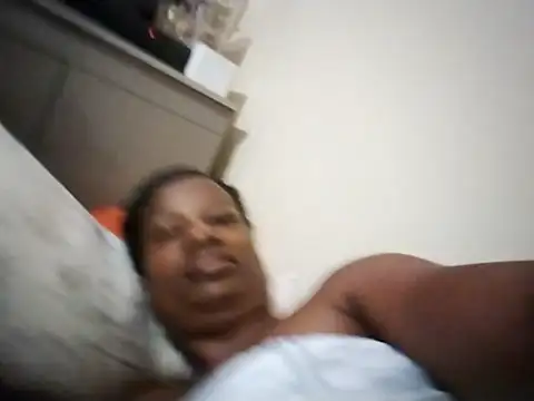 Snapshot of sexylira chatting on February 8, 8:51 am sexylira online show from February 8, 8:51 am