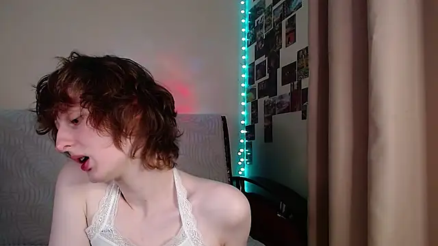 Snapshot of c0ralynx chatting on March 23, 1:53 am c0ralynx online show from March 23, 1:53 am