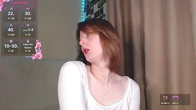 Snapshot of c0ralynx chatting on September 16, 8:21 pm c0ralynx online show from September 16, 8:21 pm