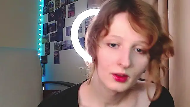 Snapshot of c0ralynx chatting on September 18, 8:00 pm c0ralynx online show from September 18, 8:00 pm