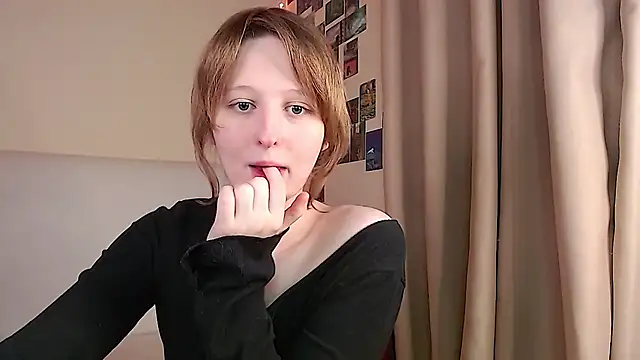 Snapshot of c0ralynx chatting on October 11, 3:28 am c0ralynx online show from October 11, 3:28 am