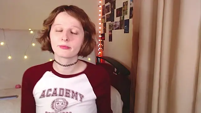 Snapshot of c0ralynx chatting on October 20, 7:14 pm c0ralynx online show from October 20, 7:14 pm