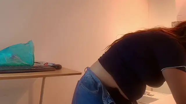 Lia adamsss online show from April 28, 3:33 am