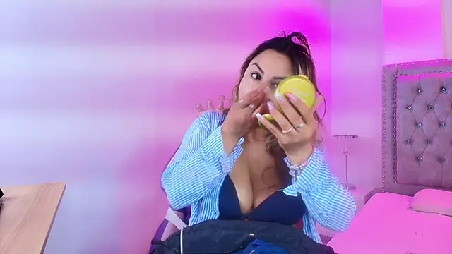 Lia adamsss online show from May 16, 3:47 am